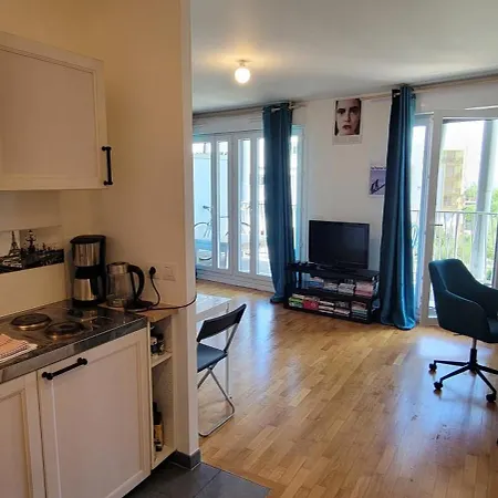 Lumineux 31m2 - Terrasse - Acces Rapide Paris * Issy-les-Moulineaux